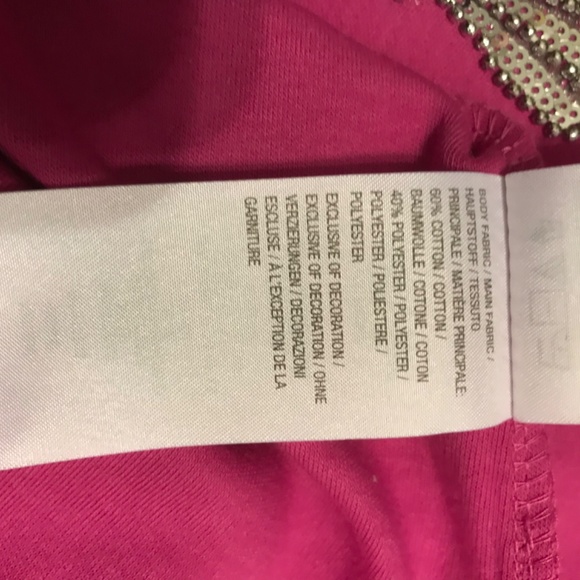 Quacker Factory bright pink t-shirt with beaded / sequined seashells (2X) - Picture 6 of 6